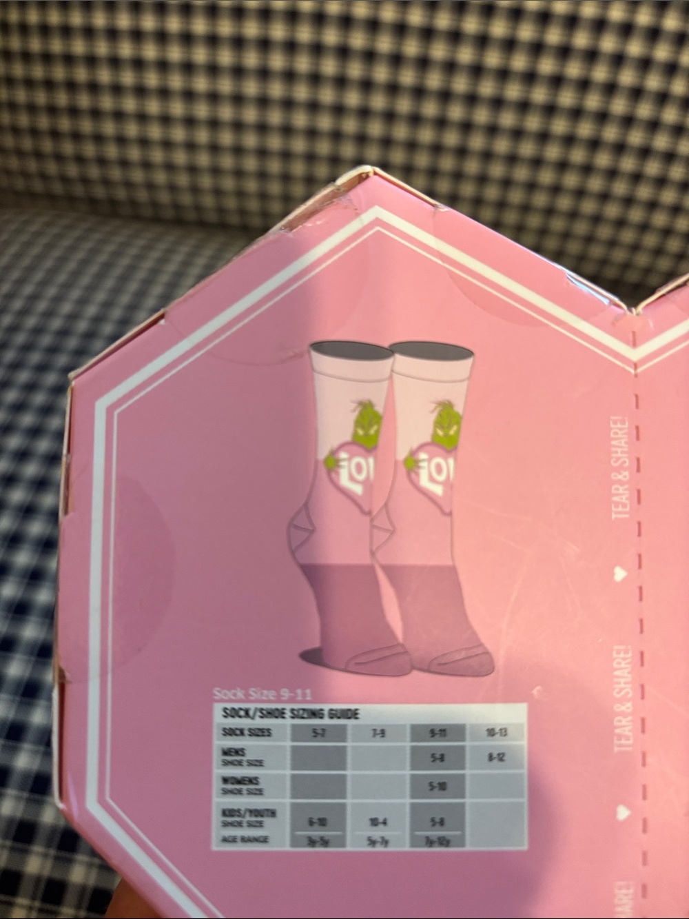 Bioworld The Grinch Pink and Green Crew Socks Gift Set set of two - Picture 2 of 5